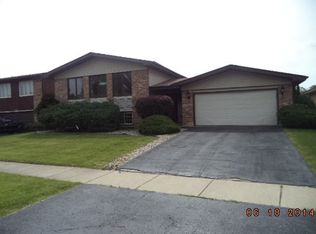 17823 Ridgewood Dr, Hazel Crest, IL 60429
