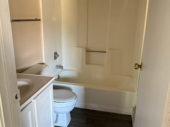 3rd image of 1635 Jackson Ln APT C