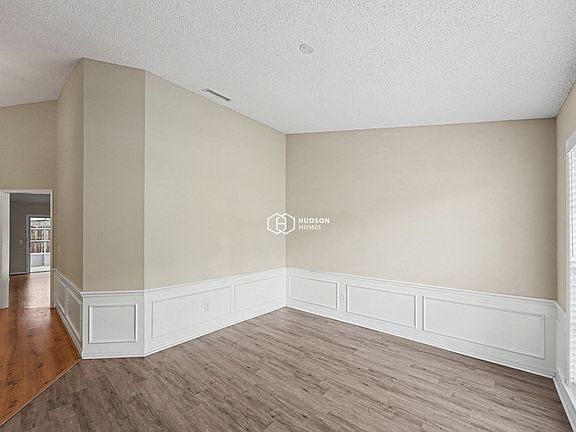 3rd image of 3119 Sean Way