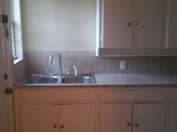 4th image of 3189 Obannon Dr