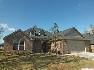 3910 S Maple Dr, Sand Springs, OK 74063