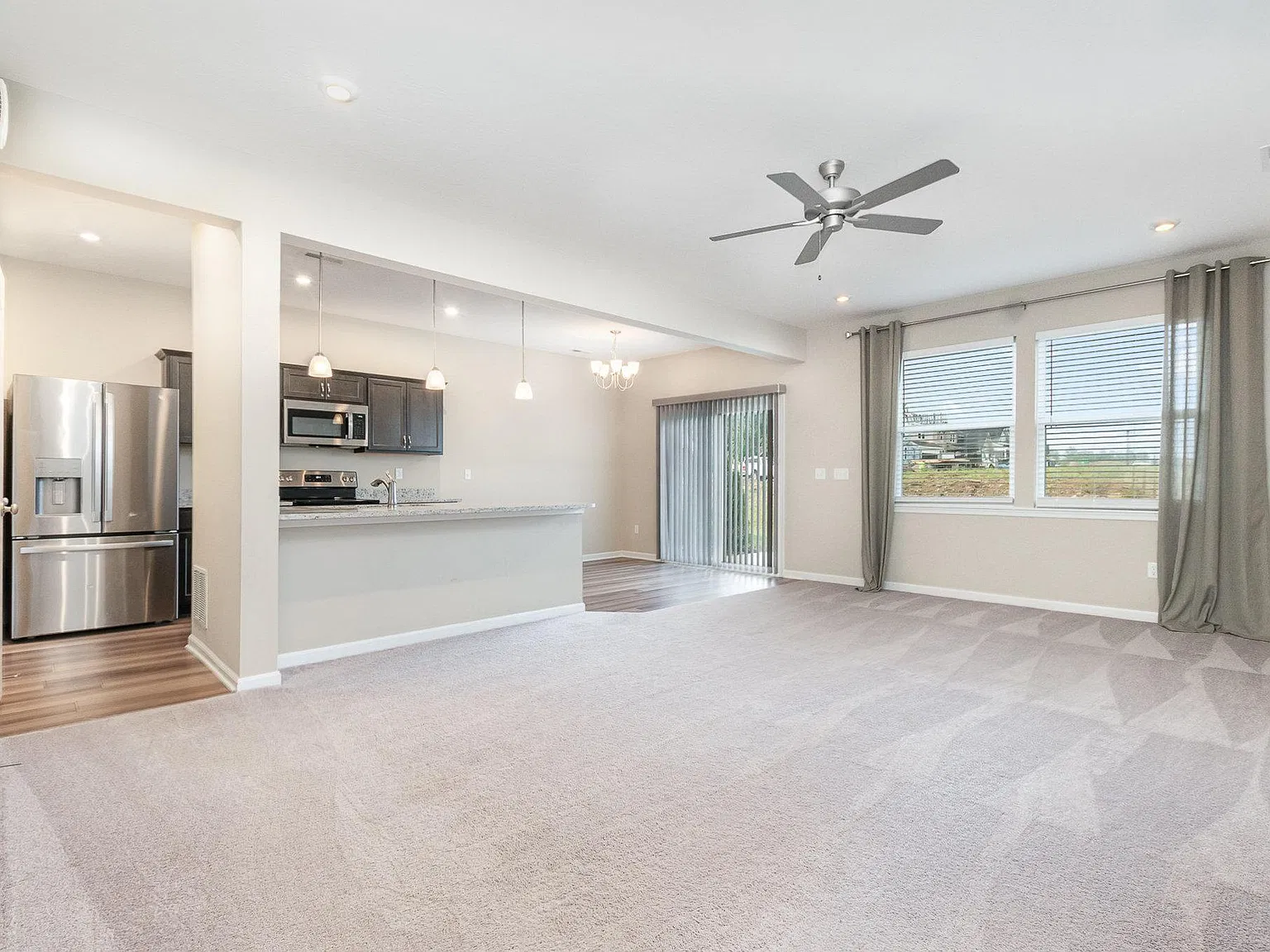 3 bed, 1657 sqft, $2,395 — Photo 4