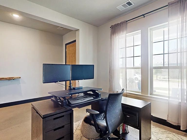 2504 Lazy Dog Ln — Photo 22