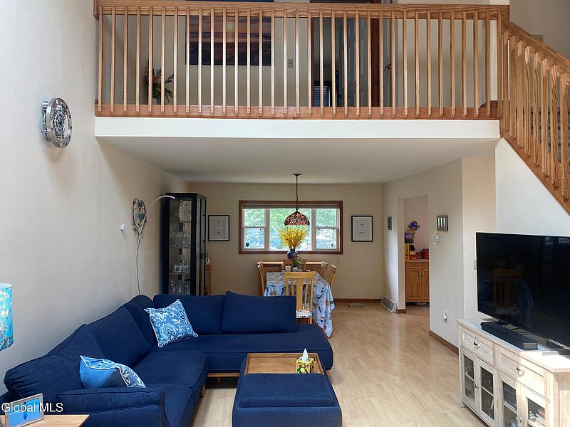 3rd image of 491 Chadwick Road