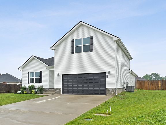 3rd image of 808 Waldon Ct