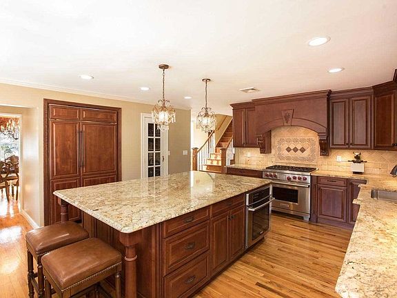 2nd image of 80 Crescent Dr