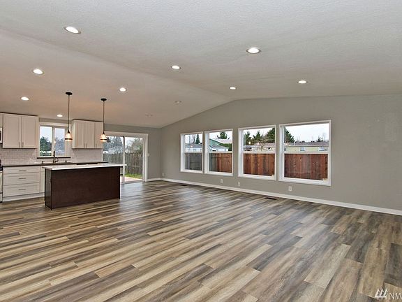 5th image of 11404 246th Avenue Ct E