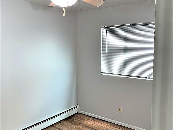 5th image of 703 Ronald Ave