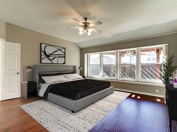 3rd image of 5921 Greenmeadow Dr