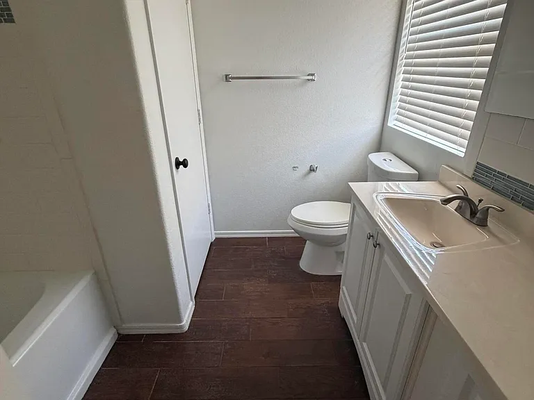 1933 E Tyson Pl — Photo 12