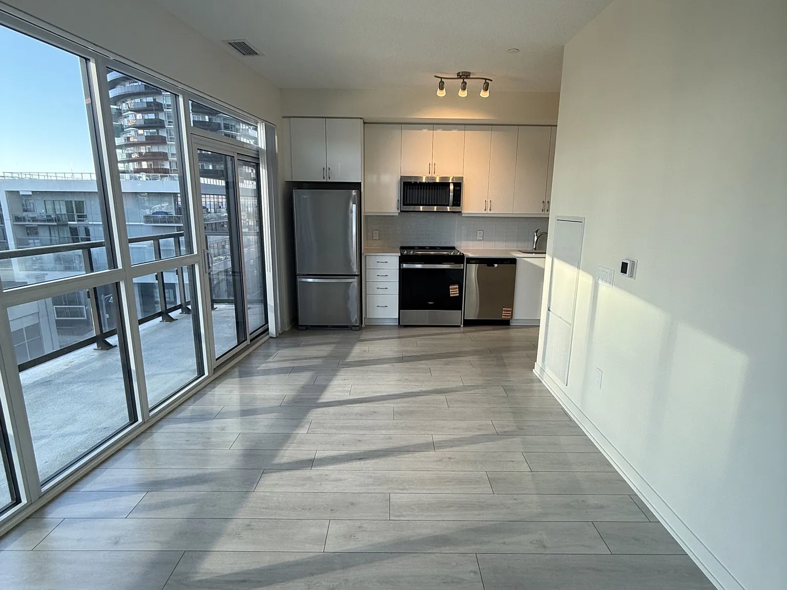 2 bed, $2,800 — Photo 4