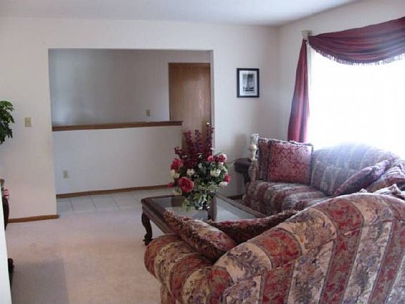 FORMAL LIVING ROOM