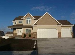 795 SE Hummingbird Cir, Waukee, IA 50263