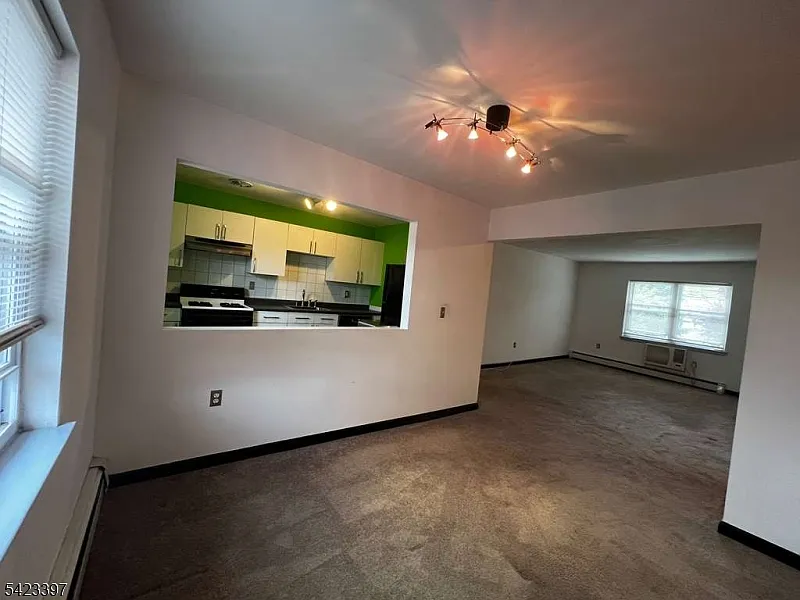 Building Photo - 1130 Valley Rd #2B