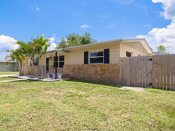 2nd image of 943 Hunter Park Pl