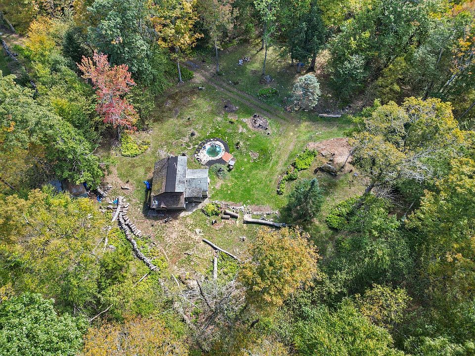 1st image of 10 Brookside Rd