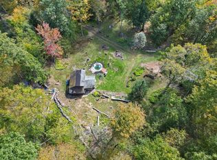 10 Brookside Rd, Peru, MA 01235