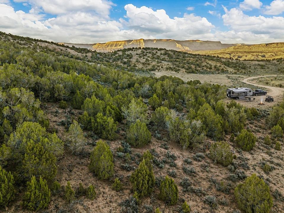1st image of 4546 Horse Canyon Rd