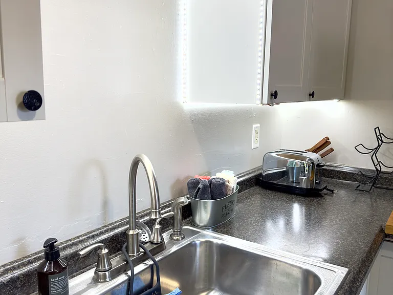 172 Lincoln Dr — Photo 4