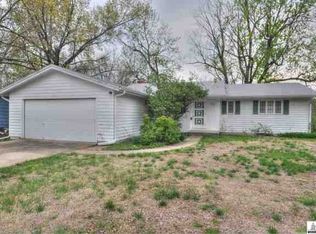 2547 SW Meadow Ln, Topeka, KS 66614