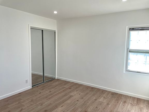 2nd image of 10400 S Van Ness Ave #10402