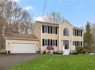 14 Canton Ct, Cranston, RI 02921