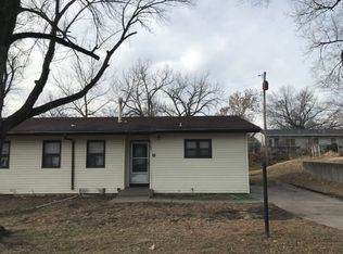 6709 SW Briarmeade Ln, Topeka, KS 66619