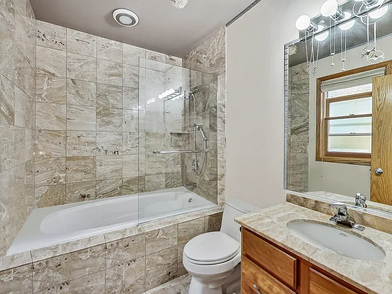 917 W Lakeside Pl #1W — Photo 19