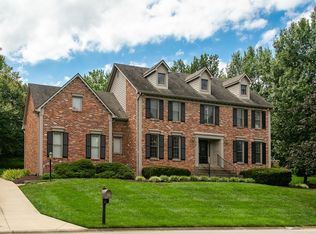 404 Blankenbaker Ln, Indian Hills, KY