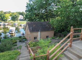 N52W34321 Gietzen Rd, Okauchee, WI 53069