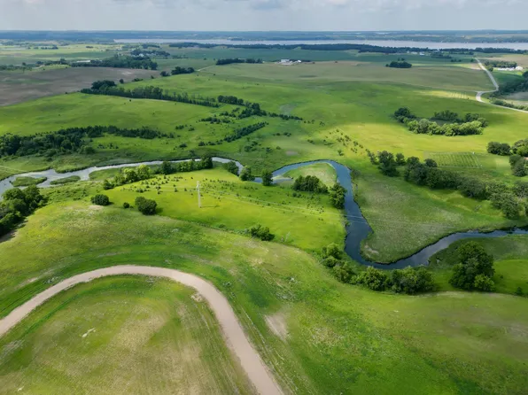17 River View Trl, Pelican Rapids, MN 56572