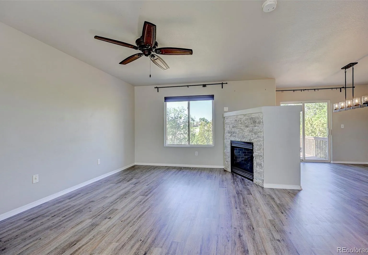 4 bed, 2.5 bath, 2168 sqft, $2,600 — Photo 2