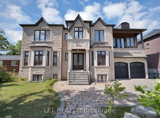 2 Poplar Dr, Richmond Hill, ON L4E 2W5