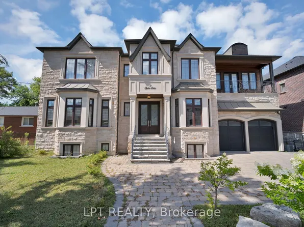 2 Poplar Dr, Richmond Hill, ON L4E 2W5