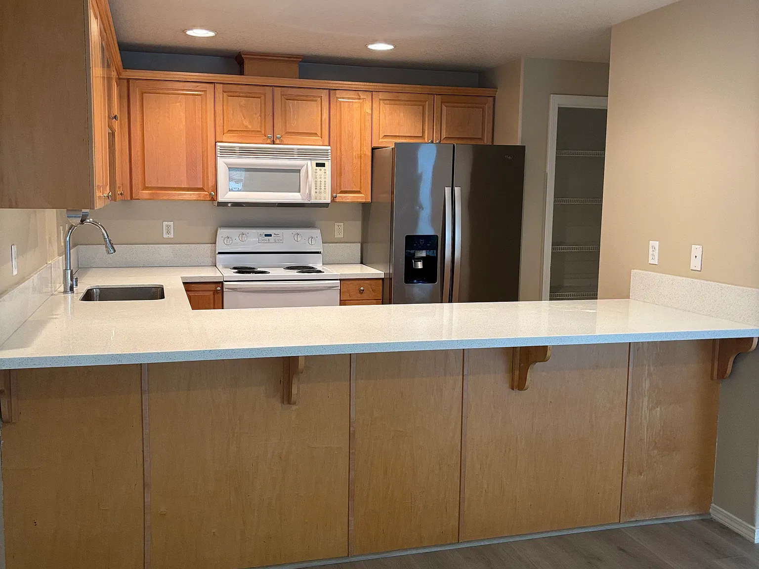 3 bed, 2.5 bath, 1710 sqft, $2,500 — Photo 4