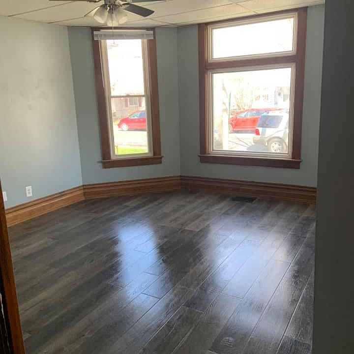 Front Living Room - new drop ceiling/hardwood flooring/ceiling Fan.