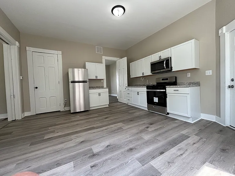 725 Pearl St #2 — Photo 6