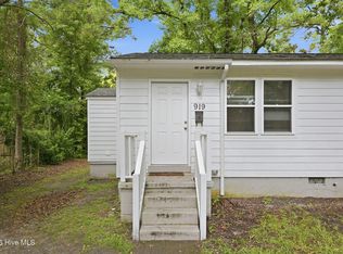 919 Tatum Dr, New Bern, NC 28560
