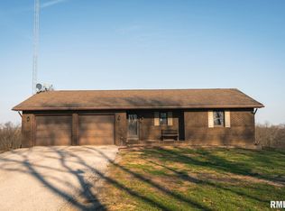 896 NE 1300th St, Roodhouse, IL 62082