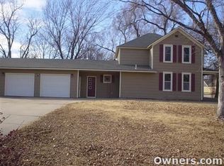 213 E 6th St, Halstead, KS 67056