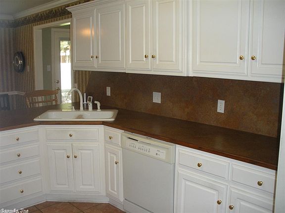 4th image of 2306 Brittany Ln