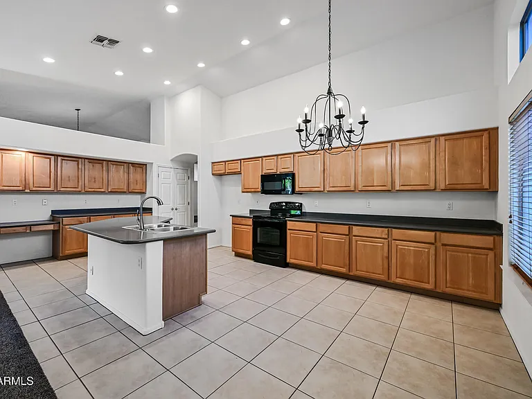 4463 E Downing Cir — Photo 9