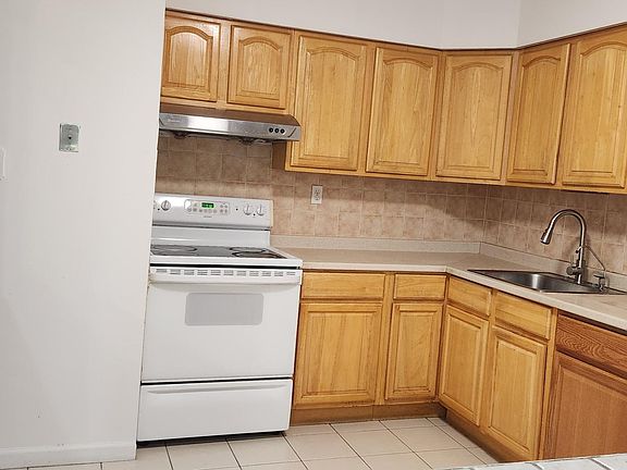 4th image of 209 23rd Ave APT 3