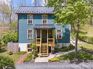 3020 Saint Peters Rd, Elverson, PA 19520