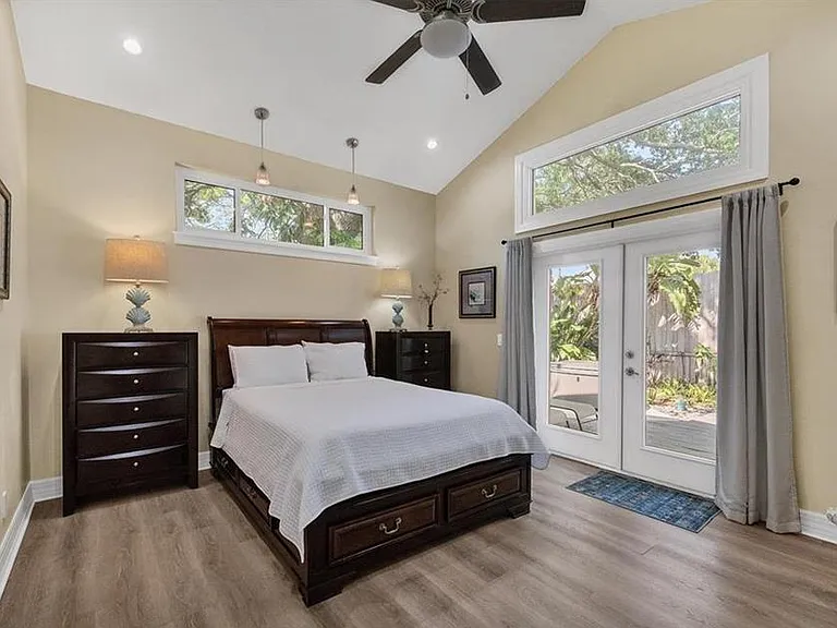 3521 Almeria Ave — Photo 16