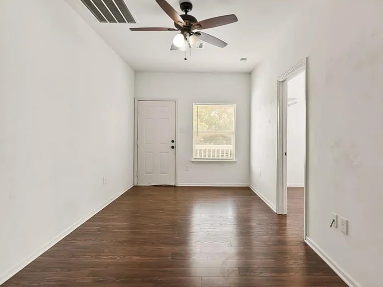 701 N Main St #C — Photo 3