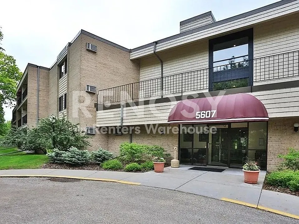 5607 Green Circle Dr #200