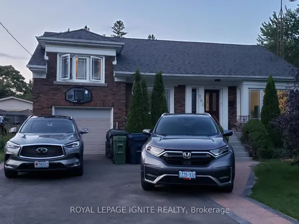 200 Phyllis Ave, Toronto, ON M1M 1Z1
