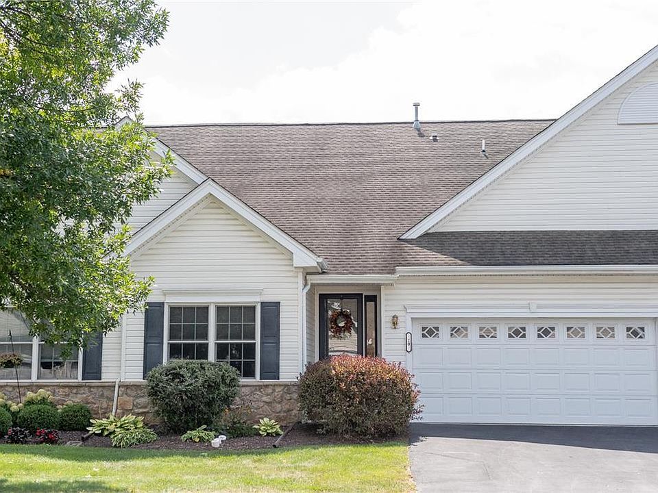 1st image of 20 Moor Dr