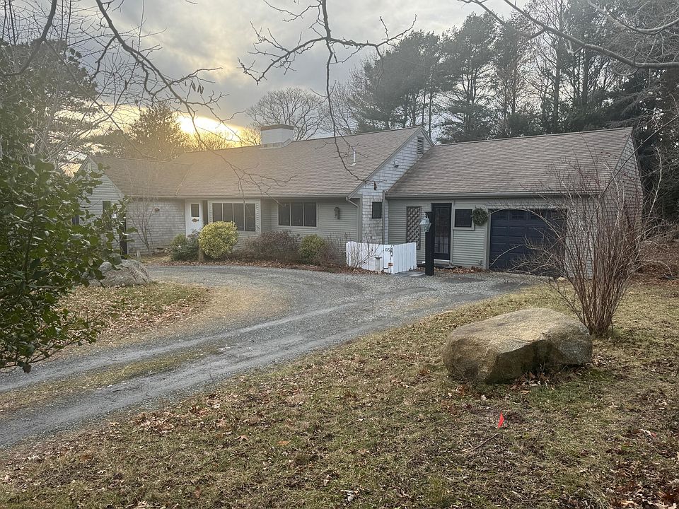 2nd image of 105 Country Club Drive